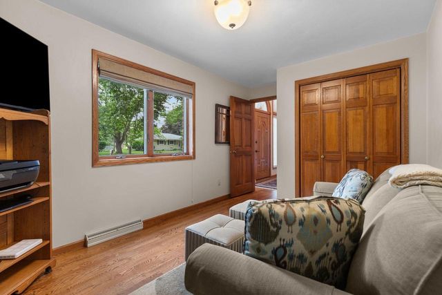 1511 S REBECCA LANE, Appleton, WI 54915