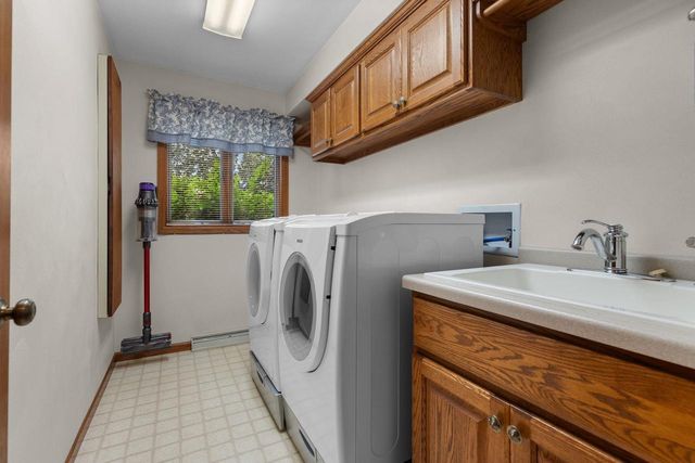 1511 S REBECCA LANE, Appleton, WI 54915