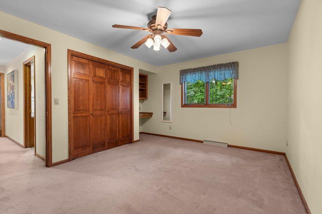 1511 S REBECCA LANE, Appleton, WI 54915