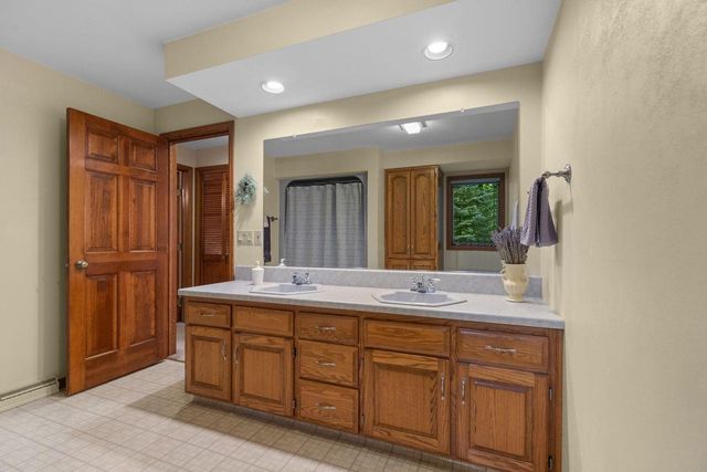 1511 S REBECCA LANE, Appleton, WI 54915