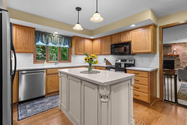1511 S REBECCA LANE, Appleton, WI 54915