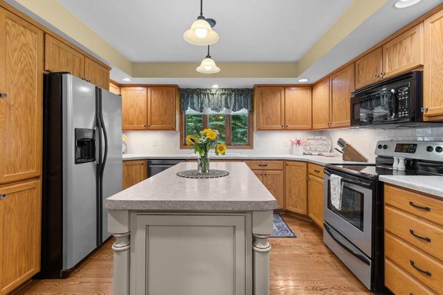 1511 S REBECCA LANE, Appleton, WI 54915