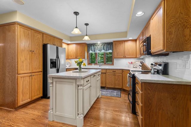 1511 S REBECCA LANE, Appleton, WI 54915