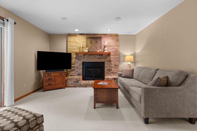 1511 S REBECCA LANE, Appleton, WI 54915