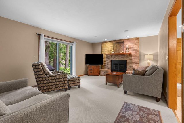 1511 S REBECCA LANE, Appleton, WI 54915