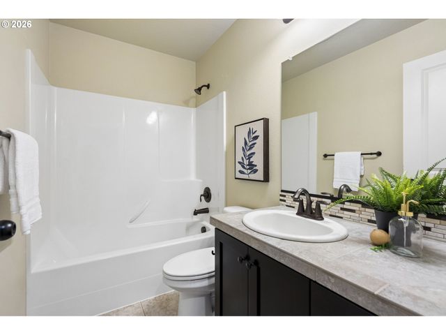 10291 Sw MADRID Loop, Wilsonville, OR 97070