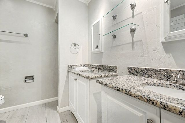 2424 Meadow Creek, Bedford, TX 76021