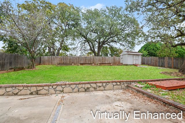 2424 Meadow Creek, Bedford, TX 76021