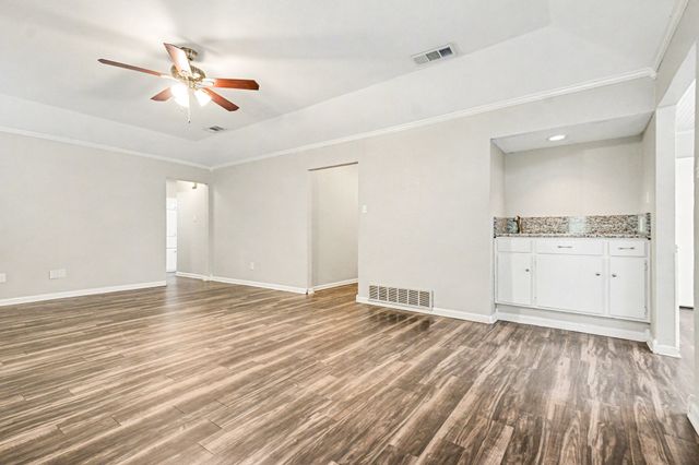 2424 Meadow Creek, Bedford, TX 76021