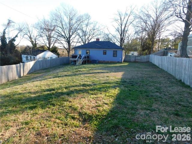 2520 Brentwood Place, Charlotte, NC 28208