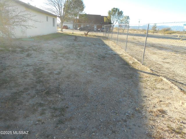 104 S Casas Lindas Drive, Willcox, AZ 85643