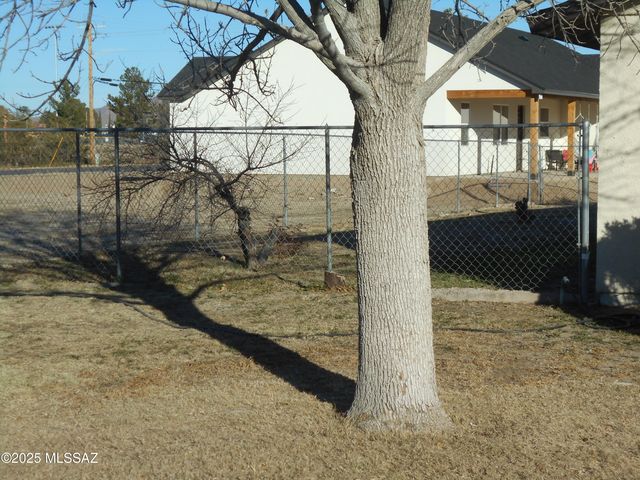 104 S Casas Lindas Drive, Willcox, AZ 85643
