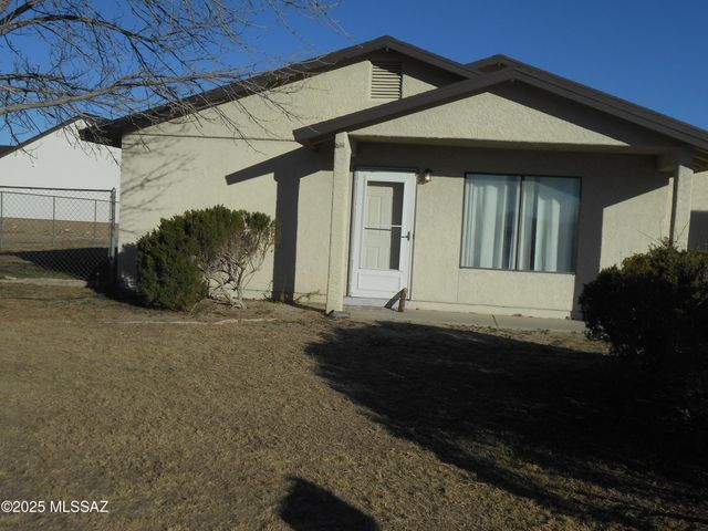 104 S Casas Lindas Drive, Willcox, AZ 85643