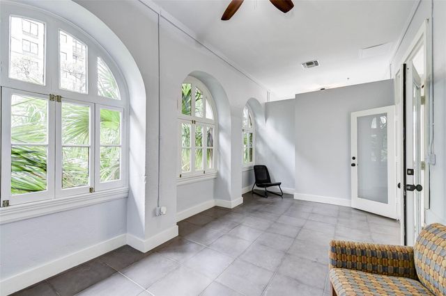 2700 Albany Street 3B, Houston, TX 77006
