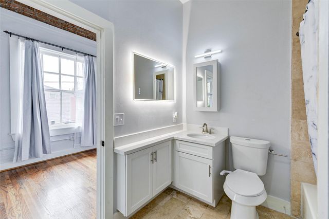 2700 Albany Street 3B, Houston, TX 77006