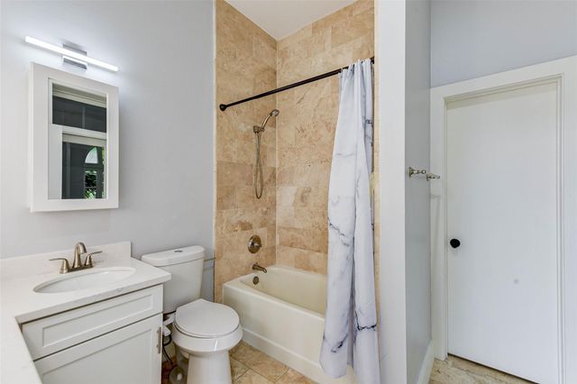 2700 Albany Street 3B, Houston, TX 77006