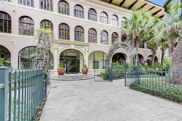 2700 Albany Street 3B, Houston, TX 77006