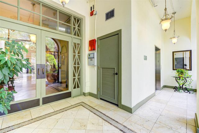 2700 Albany Street 3B, Houston, TX 77006