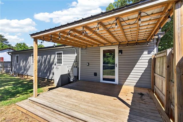 4306 Plainfield Road, Sophia, NC 27350