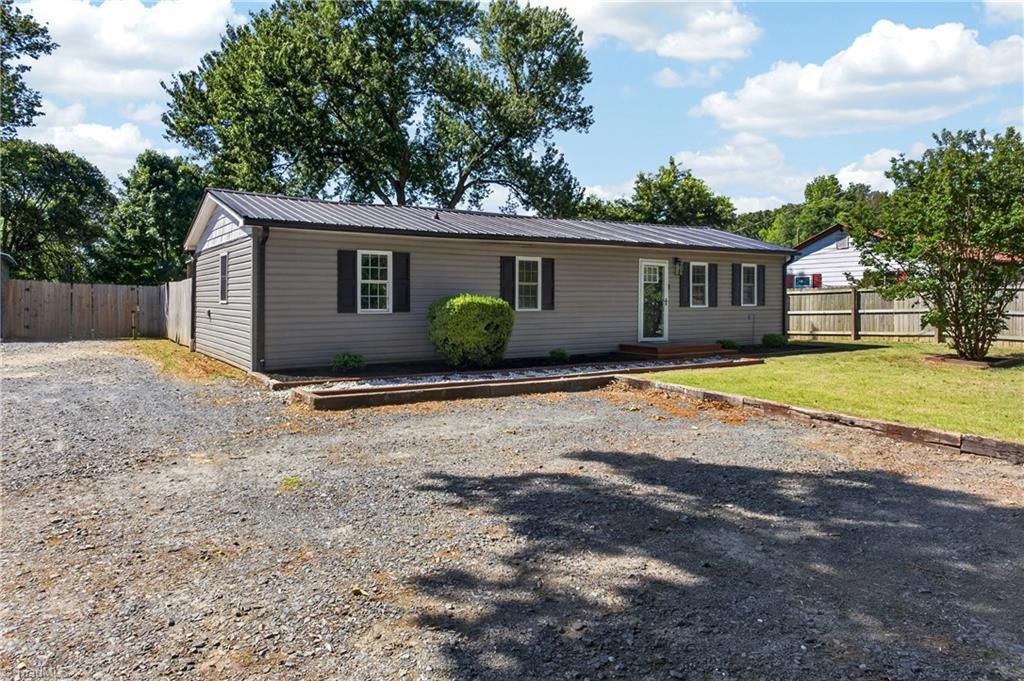 4306 Plainfield Road, Sophia, NC 27350