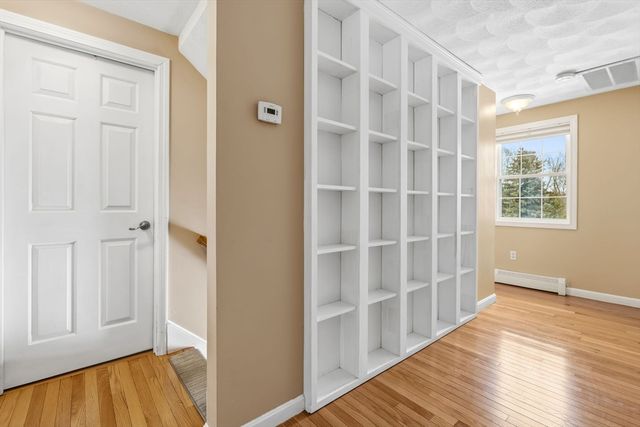 1 Rosemary Ln, Chelmsford, MA 01824