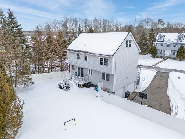 1 Rosemary Ln, Chelmsford, MA 01824