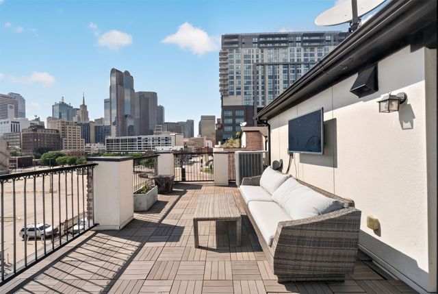 520 S Pearl Expressway S, Dallas, TX 75201