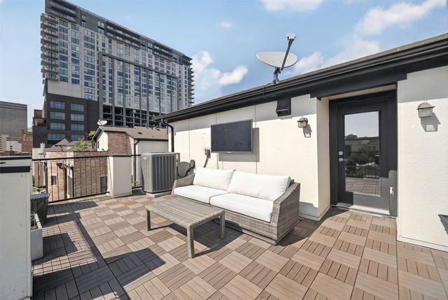 520 S Pearl Expressway S, Dallas, TX 75201