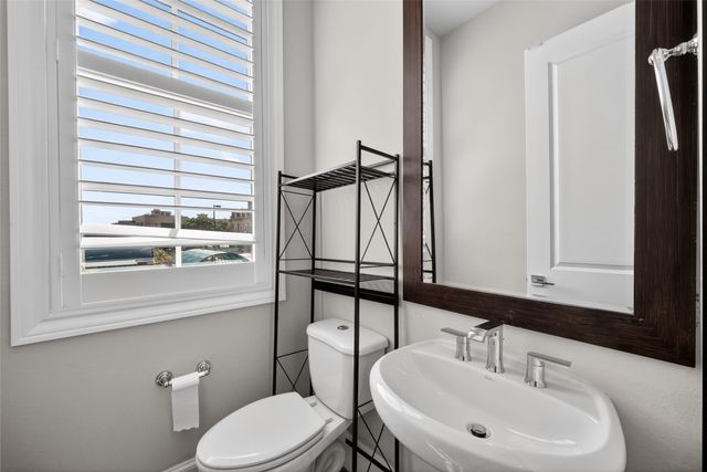 520 S Pearl Expressway S, Dallas, TX 75201