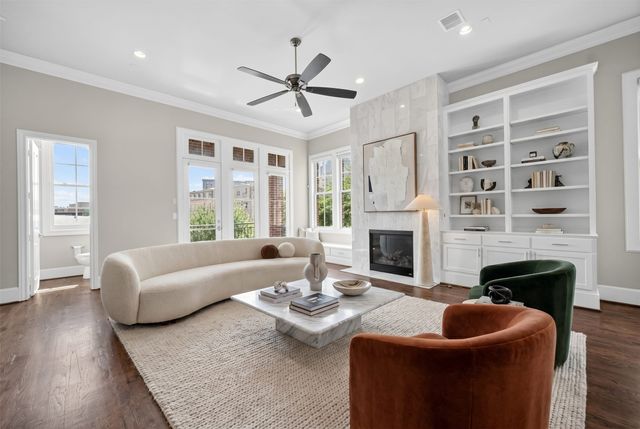 520 S Pearl Expressway S, Dallas, TX 75201