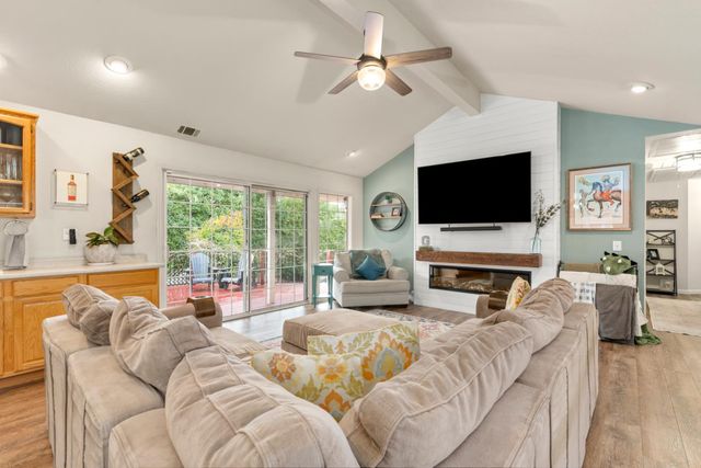 3788 Hillsborough Rd, Cameron Park, CA 95682