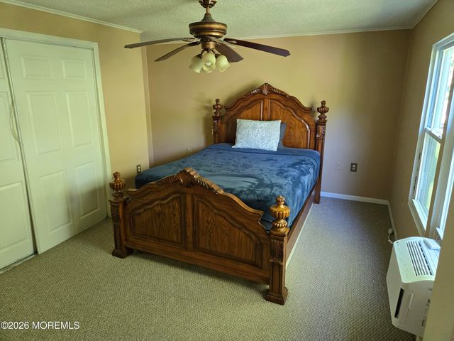 33 Ruffian Way, Howell, NJ 07731