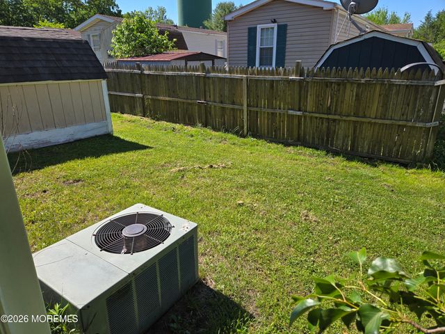 33 Ruffian Way, Howell, NJ 07731