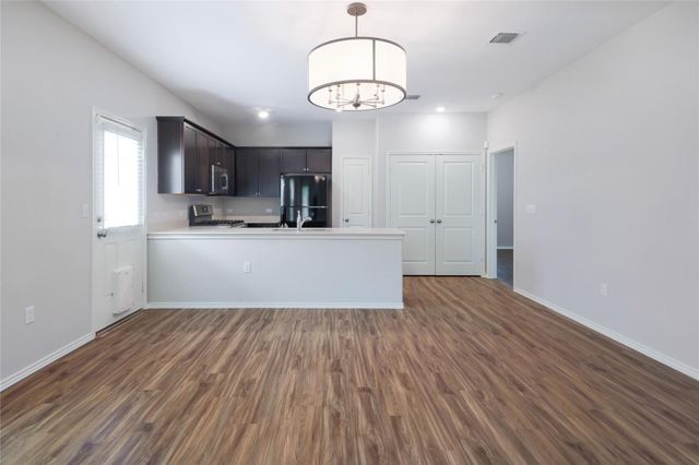 7312 Tonka LN, Austin, TX 78744