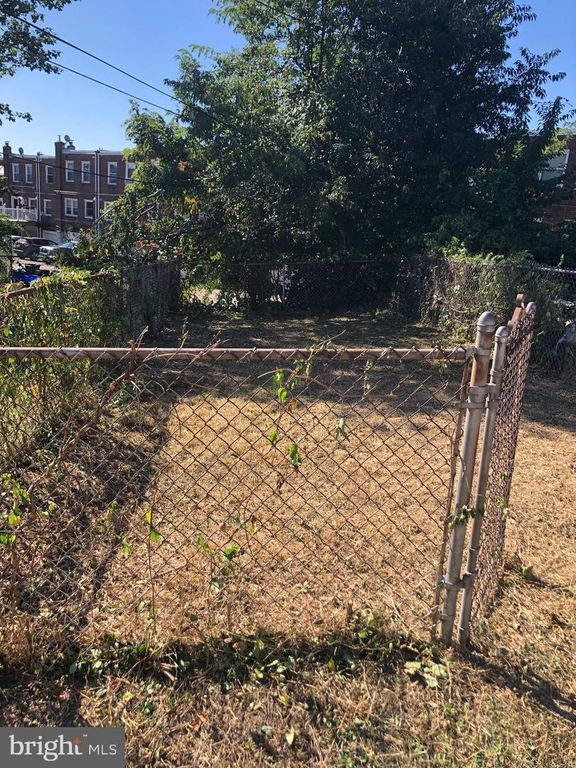 152 E WALNUT PARK DR, Philadelphia, PA 19120