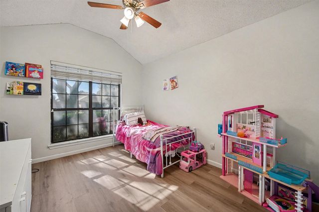 1148 Meadows Drive, Grand Prairie, TX 75052