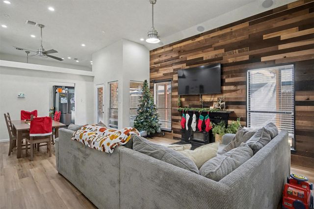 1148 Meadows Drive, Grand Prairie, TX 75052