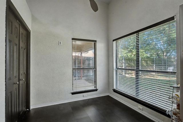 1148 Meadows Drive, Grand Prairie, TX 75052