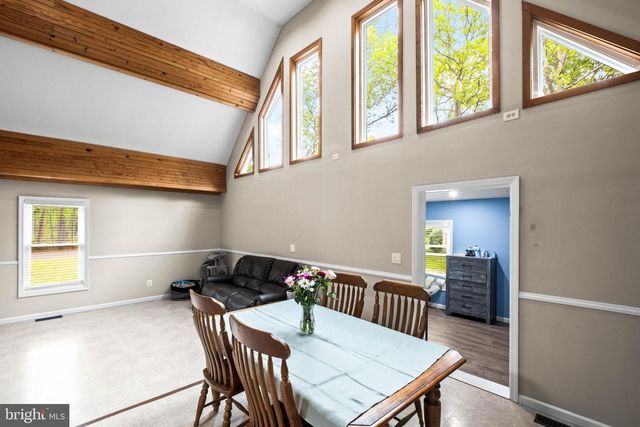 5 CARTER DR, Southampton, NJ 08088