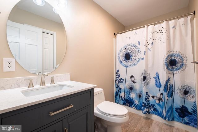 5 CARTER DR, Southampton, NJ 08088