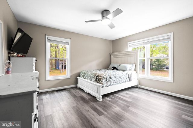 5 CARTER DR, Southampton, NJ 08088