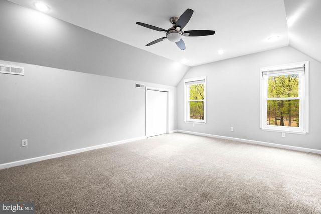 5 CARTER DR, Southampton, NJ 08088