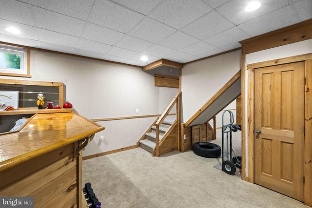 5 CARTER DR, Southampton, NJ 08088