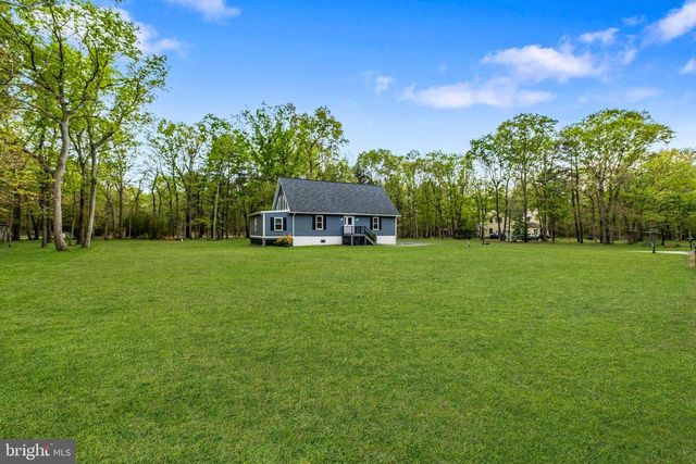 5 CARTER DR, Southampton, NJ 08088