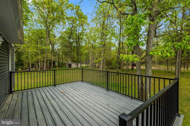 5 CARTER DR, Southampton, NJ 08088