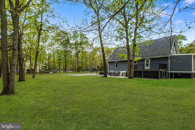 5 CARTER DR, Southampton, NJ 08088