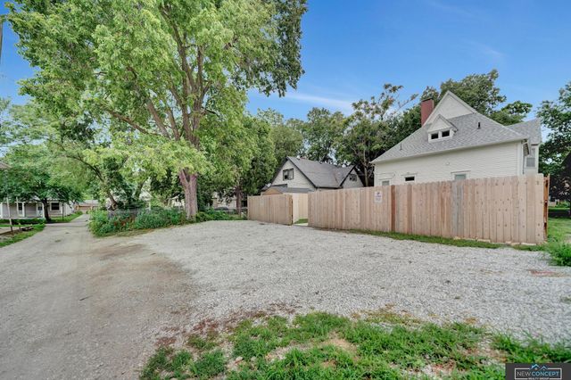 1611 Sumner Street, Lincoln, NE 68502