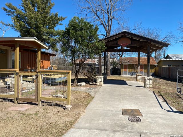 309 Brackenridge, Boerne, TX 78006