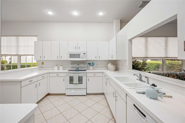 547 FALLBROOK DRIVE, Venice, FL 34292