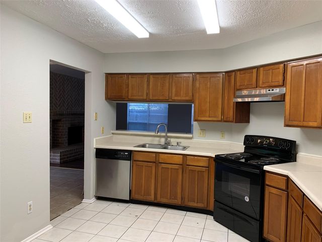 6814 Grant Drive, Richmond, TX 77469